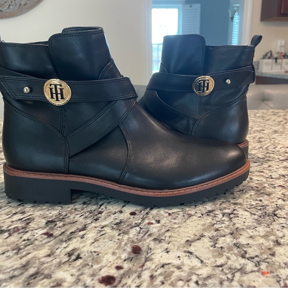 Women’s Tommy Hilfiger booties 8.5
